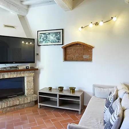 Con Piscina E Giardino A Apartamento