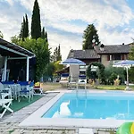 Lejlighed Con Piscina E Giardino A