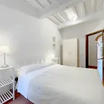 Lejlighed Con Piscina E Giardino A *