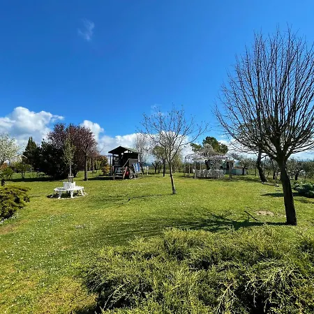 Apartamento Con Piscina E Giardino A *