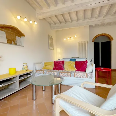 Apartment Con Piscina E Giardino A *