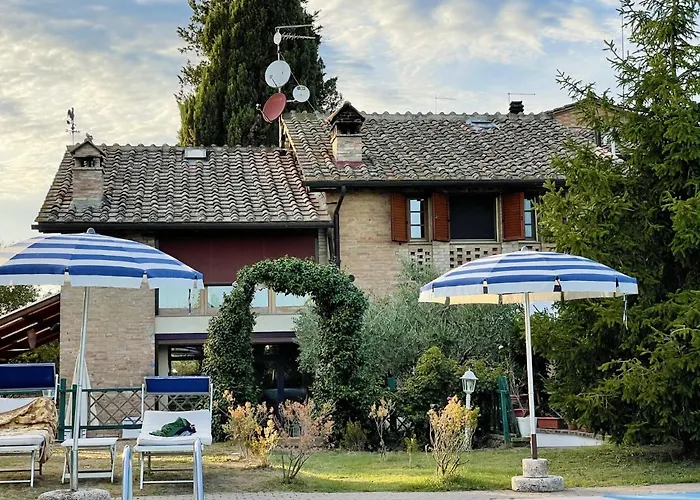 Con Piscina E Giardino A Apartmán *