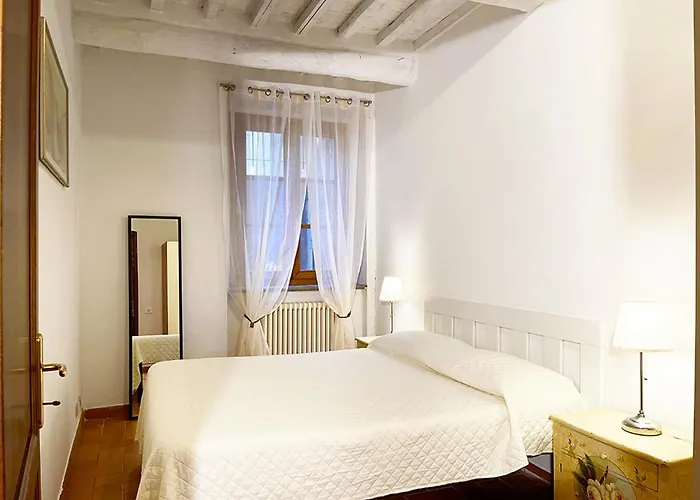 Con Piscina E Giardino A * Siena