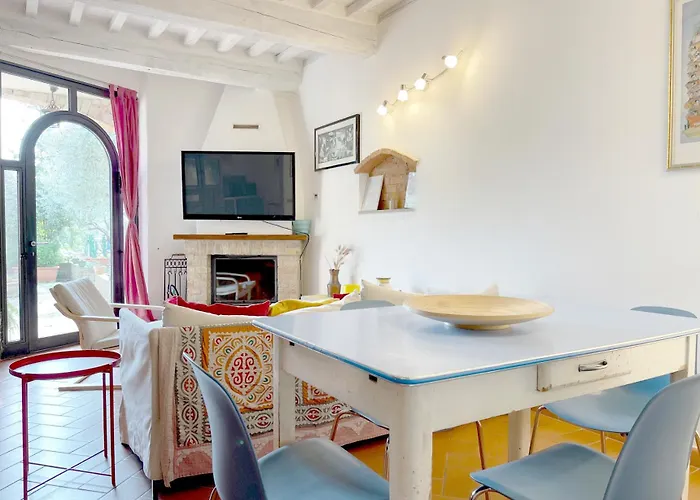 Apartamento Con Piscina E Giardino A *