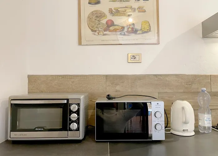 Con Piscina E Giardino A Apartmán