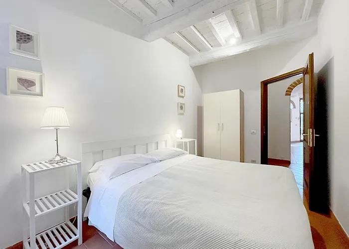 Apartmán Con Piscina E Giardino A *