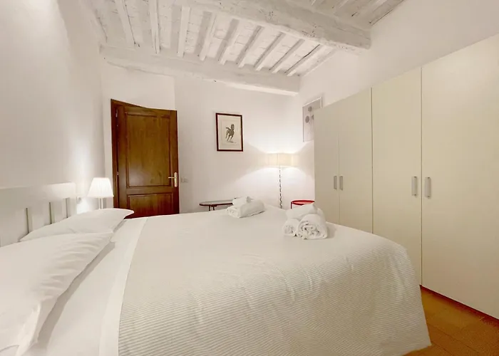 Con Piscina E Giardino A * סיינה