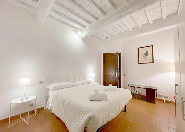 Con Piscina E Giardino A Siena