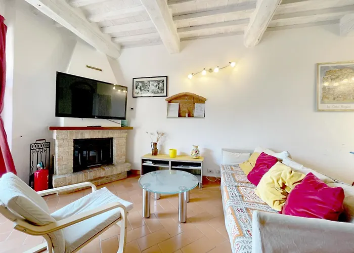 Con Piscina E Giardino A Apartment *